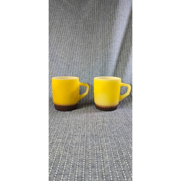 Two Vintage Anchor Hocking Fire-King two-toned - Picture 3 of 9